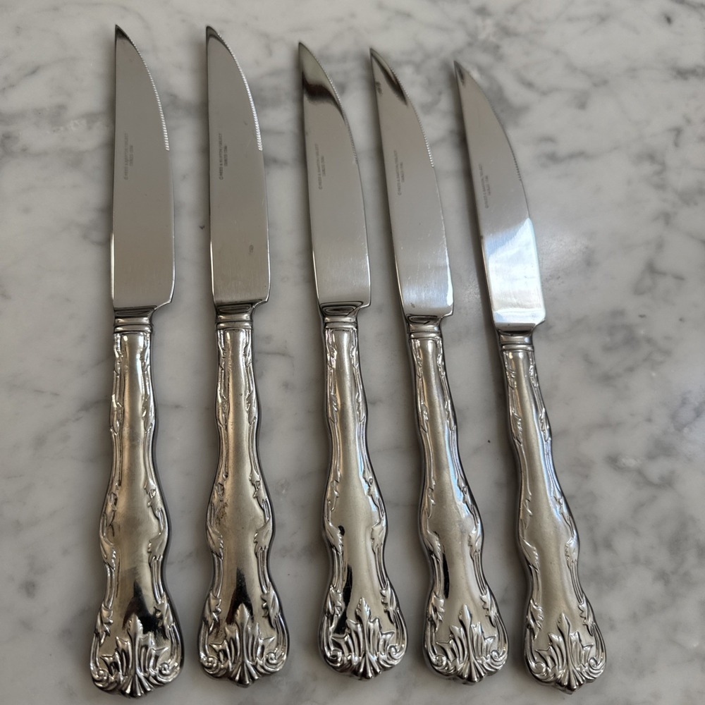 Reed Barton VICTORIA Dinner Steak Knives Stainless Steel Glossy Scrolls Lot Of 5